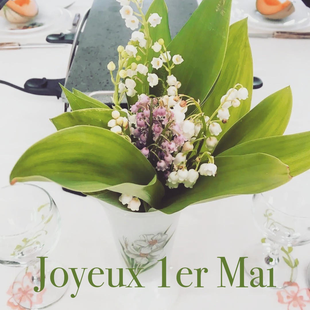 ✨ The whole team wishes you a happy May 1st! ✨

---

✨ Toute l'équipe vous souhaite un joyeux 1er Mai ! ✨

 #fetedutravail #1ermai #muguet #owali #owalifashion #waterloo #fashion